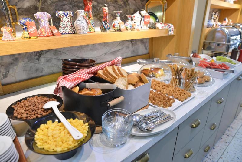 Standard Double Room image 2