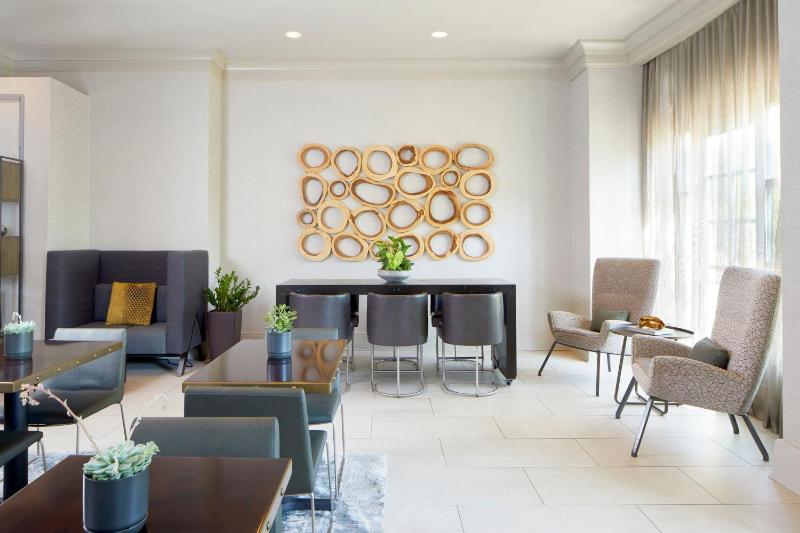 King or Double Room - Concierge Level  image 3