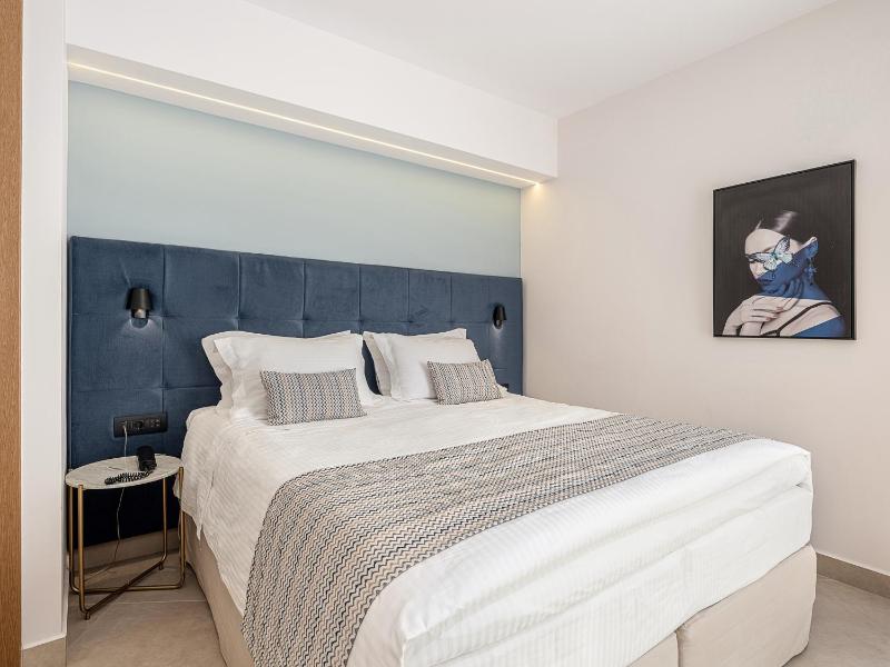 Superior Twin or Double Room image 3