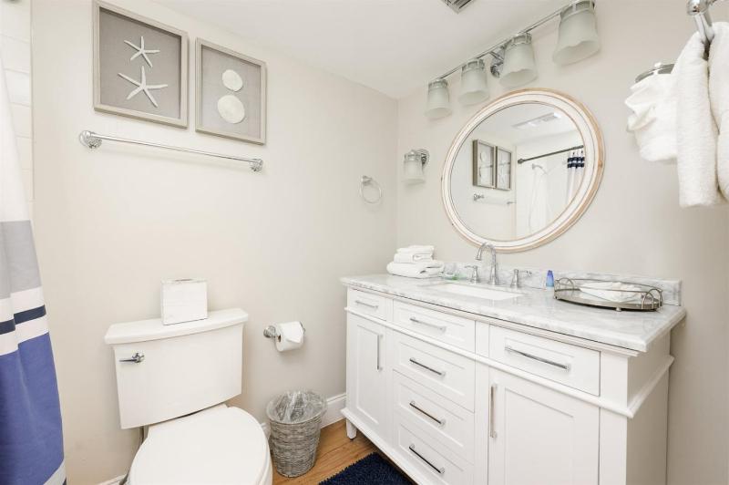 White Surf 306 - image 15