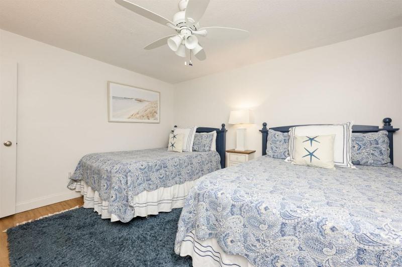 White Surf 306 - image 11