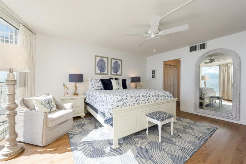 White Surf 306 - image 6