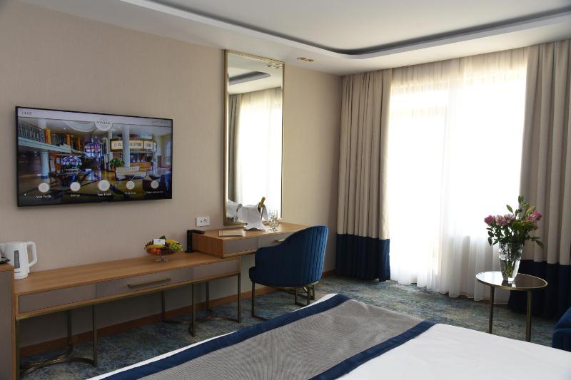 Economy Double Room without Balcony - Free Beach Access  image 1