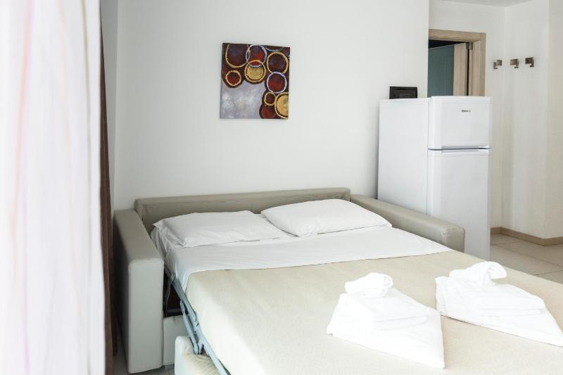 One-Bedroom Apartment (4 Adults) image 3