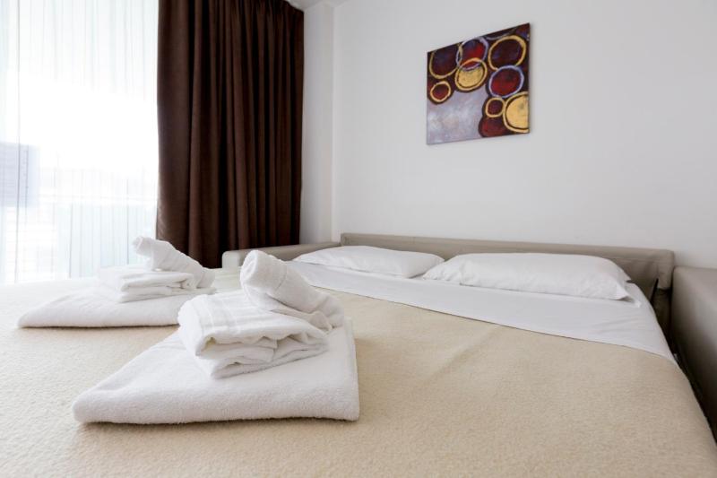 One-Bedroom Apartment (4 Adults) image 2