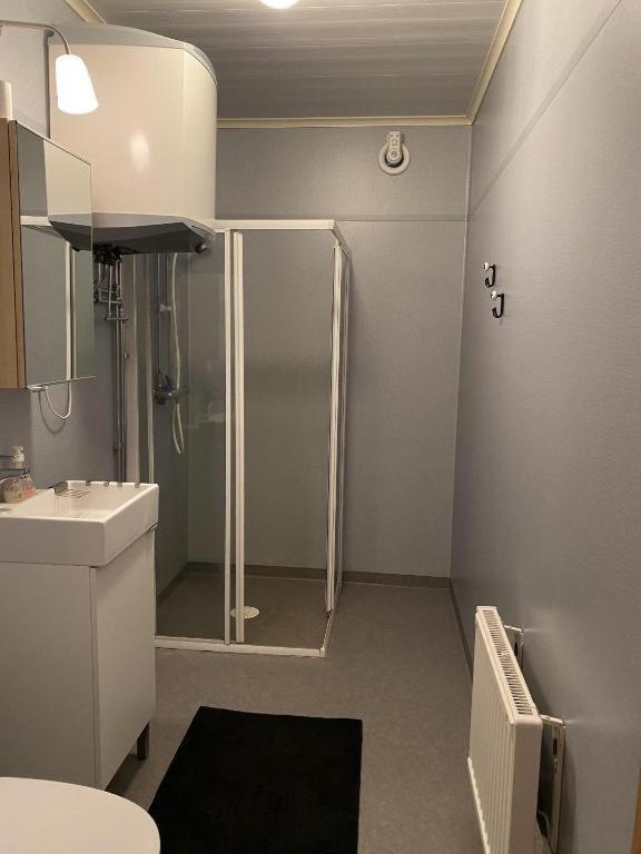 Two-Bedroom Cottage image 4