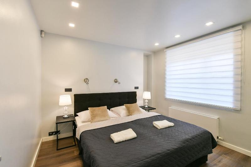 Luxury Apartment in Centre - image 2