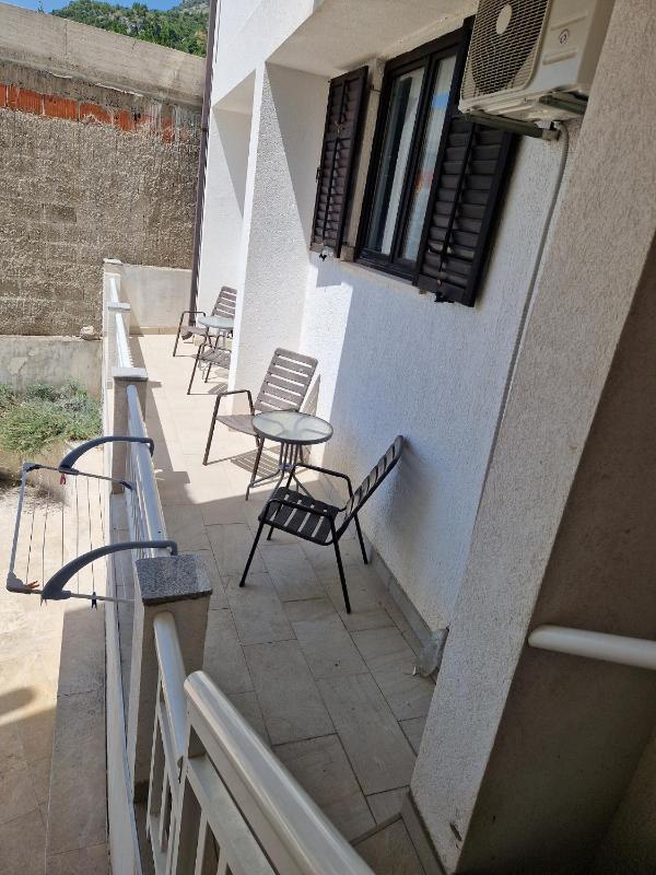 Apartment with Sea View image 2