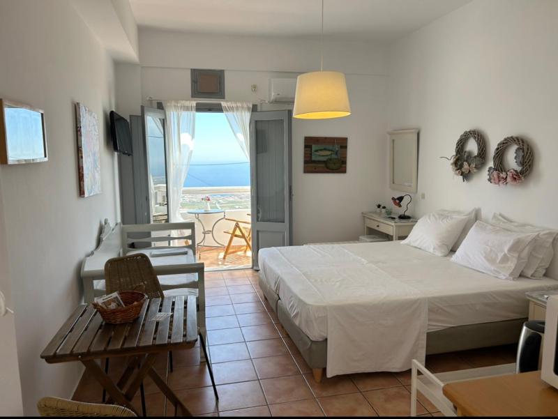 Studio with Sea View image 1