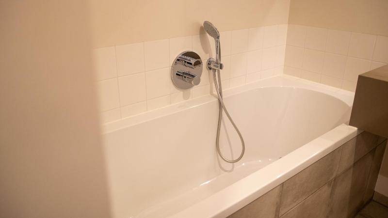 Deluxe Double Room with Bath image 2