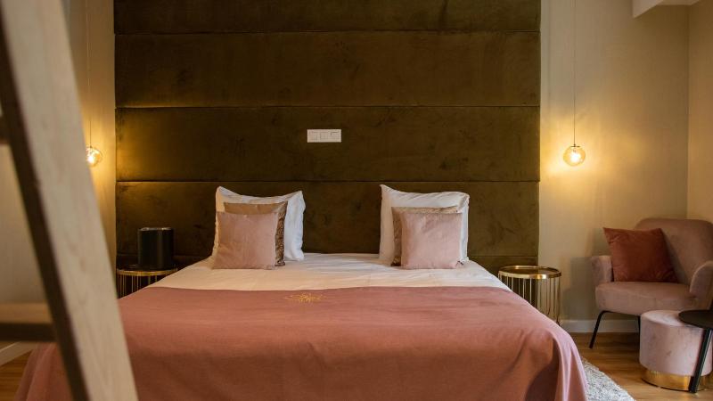 Superior King Room image 2