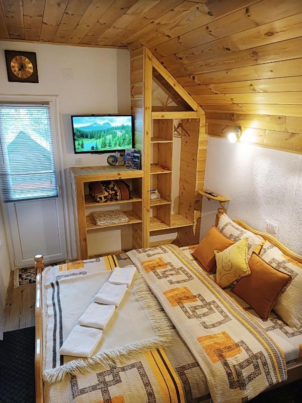 Studio Apartment image 2