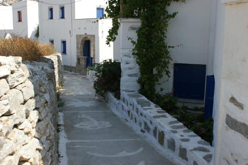 Twin Room with Balcony image 1