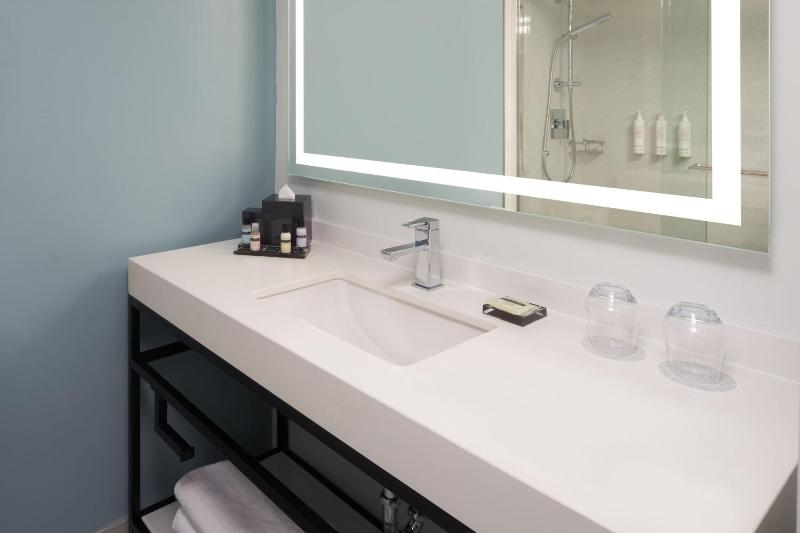King or Double Room High Floor  image 3