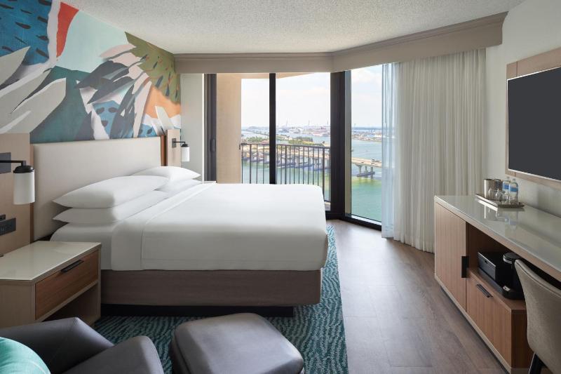 King or Double Room with Bay View image 3