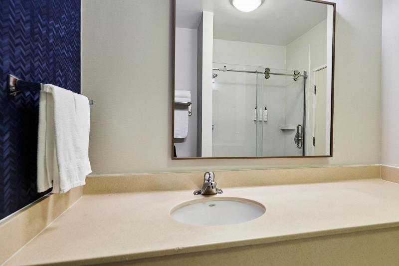Suite, 1 King image 2