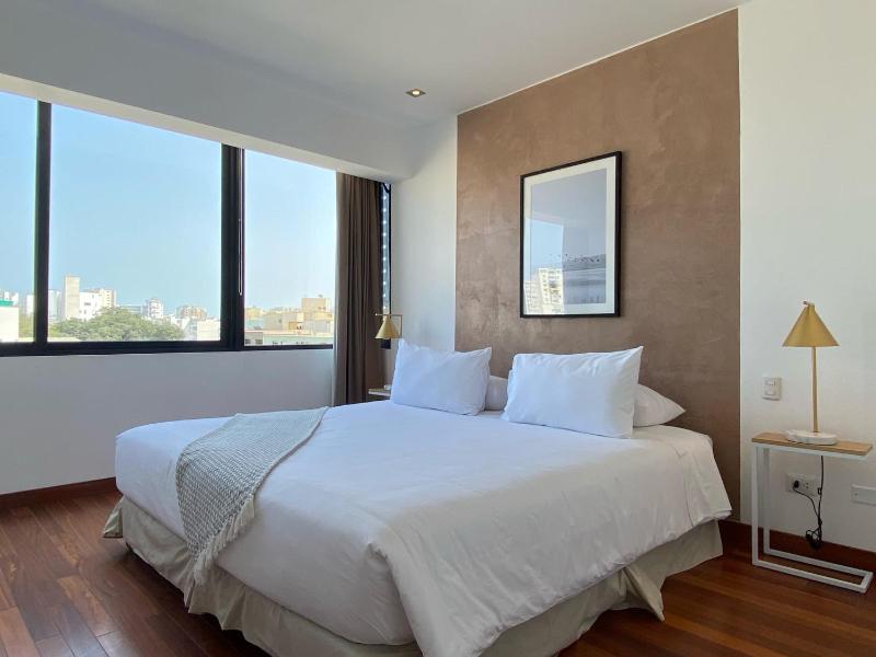 Modern Penthouse & 2BR in Miraflores by Wynwood House - image 6