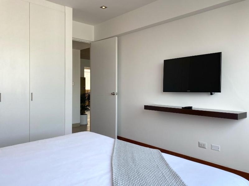 Modern Penthouse & 2BR in Miraflores by Wynwood House - image 12