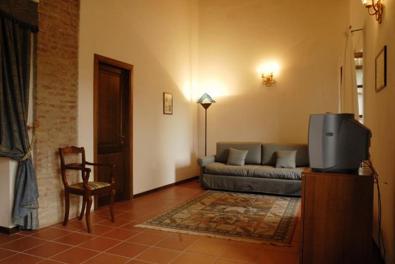 Family Room with Garden View image 2