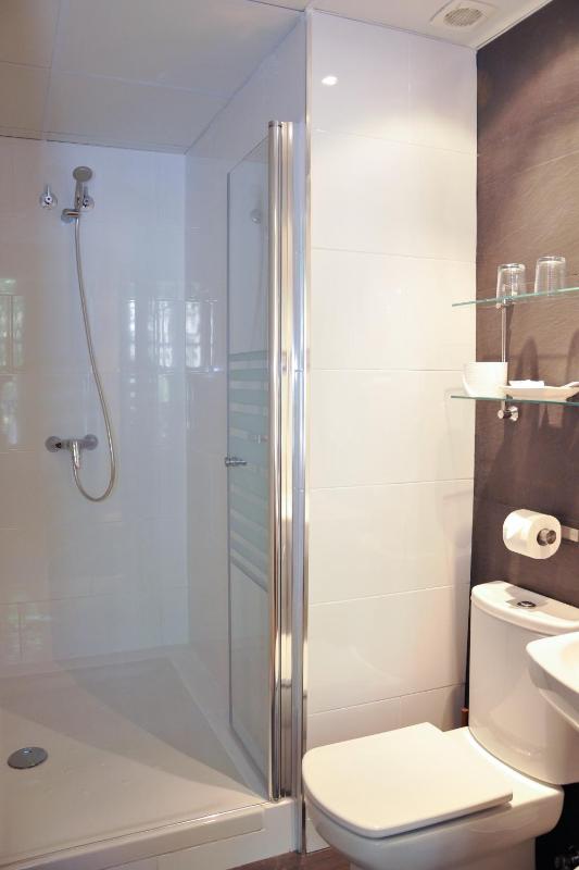 Executive Double or Twin Room with Balcony image 2