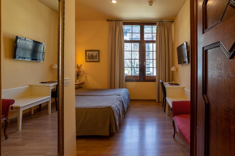 Double Standard Room image 4