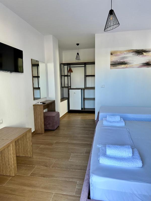 J&B Hotel - image 10