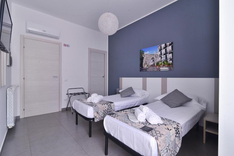 Double or Twin Room with Private Bathroom image 3