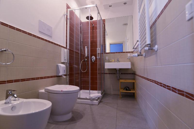 Double or Twin Room with Private Bathroom image 2