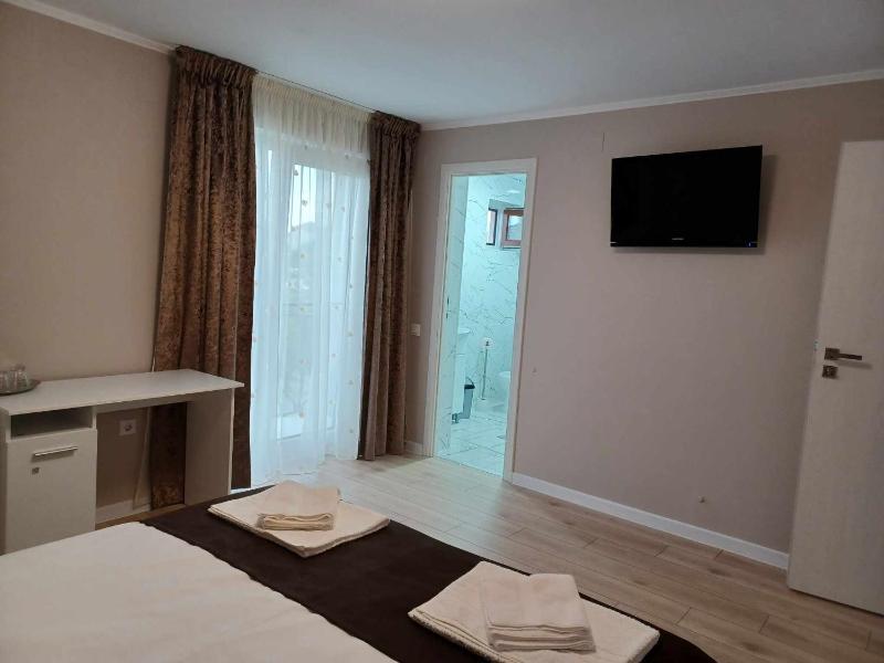 King Room image 3