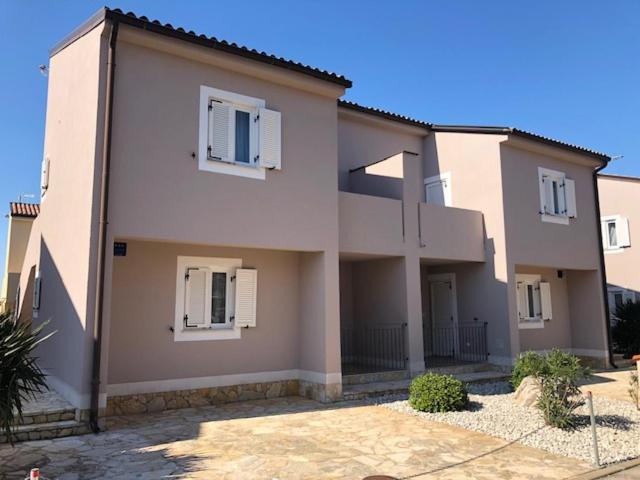 Two-Bedroom Apartment with Balcony Ground floor image 1