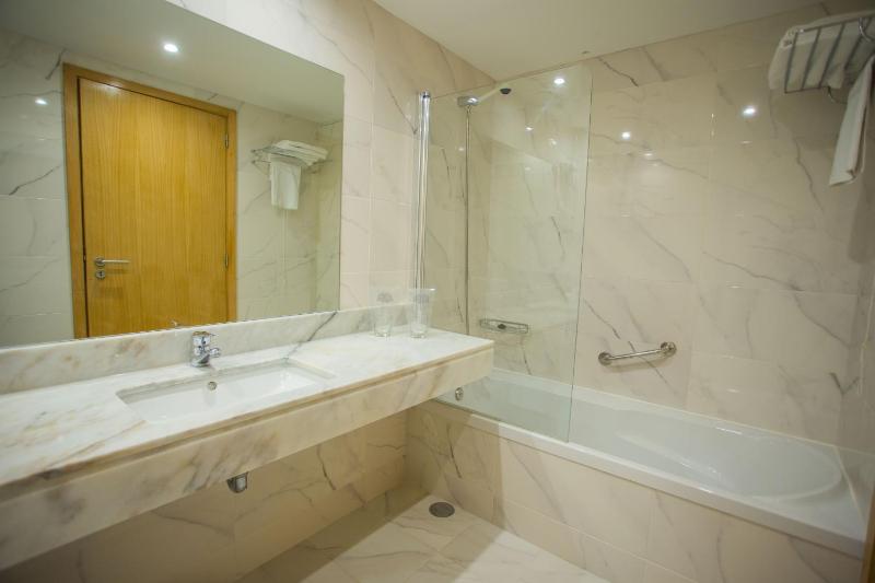 Double Room image 4