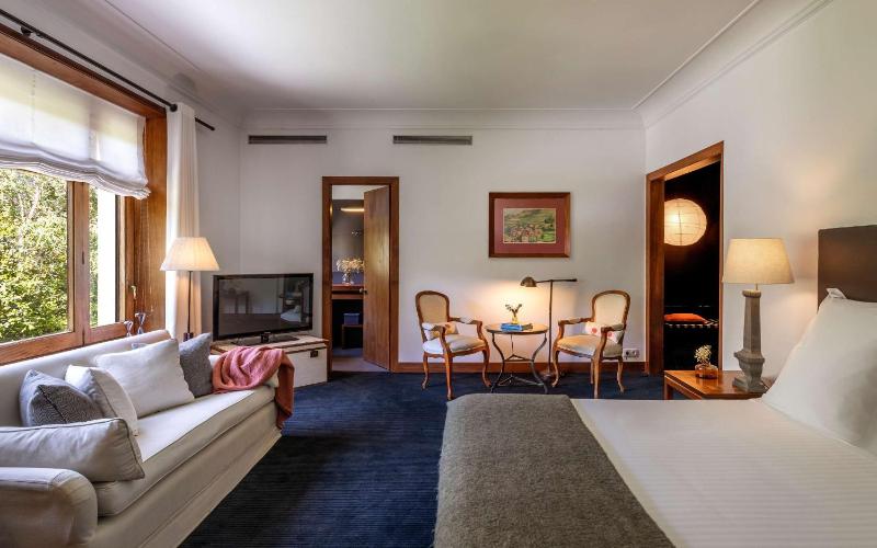 Superior Double or Twin Room image 3