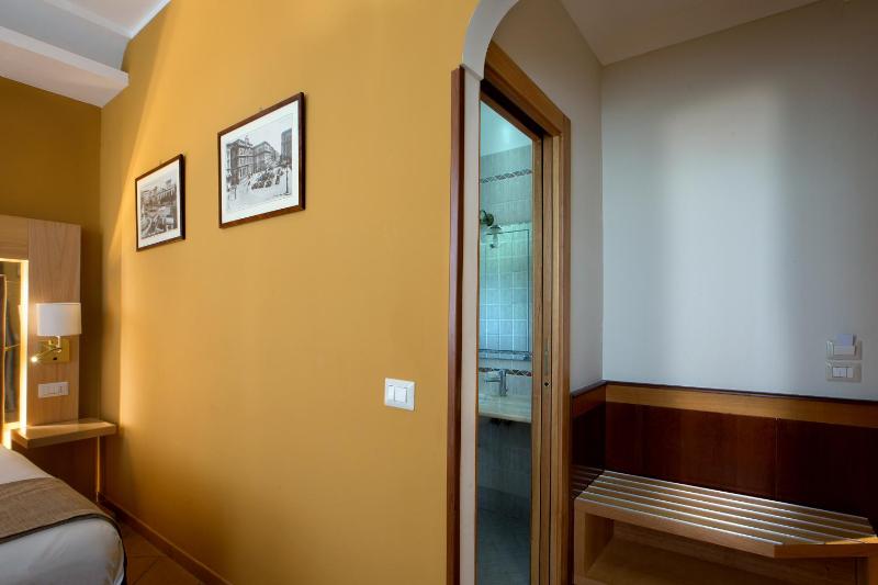 Superior Double Room image 2