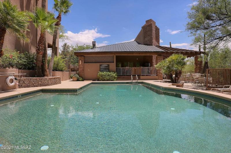 STUNNING Views of Ventana Canyon Mountains AND City Lights! - image 27