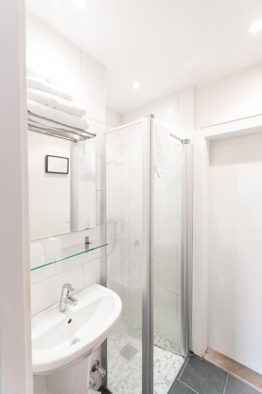 Double or Twin Room with Shared Toilet image 4