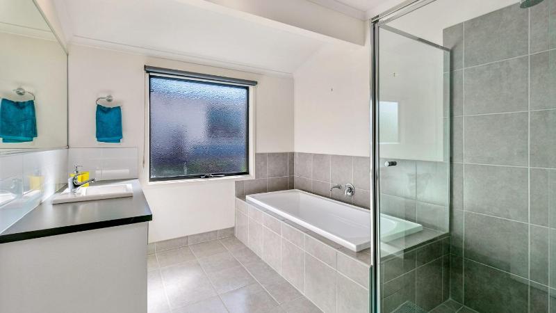 Island Holidayze - image 16