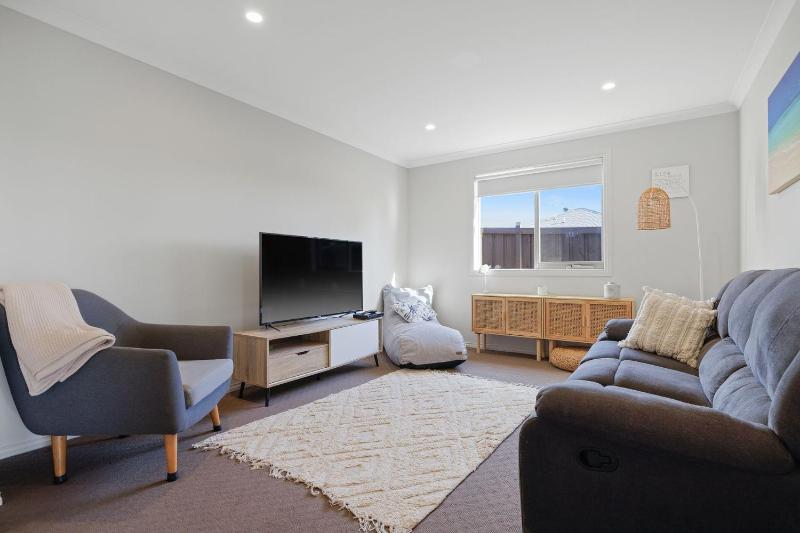 Bay Retreat - image 10