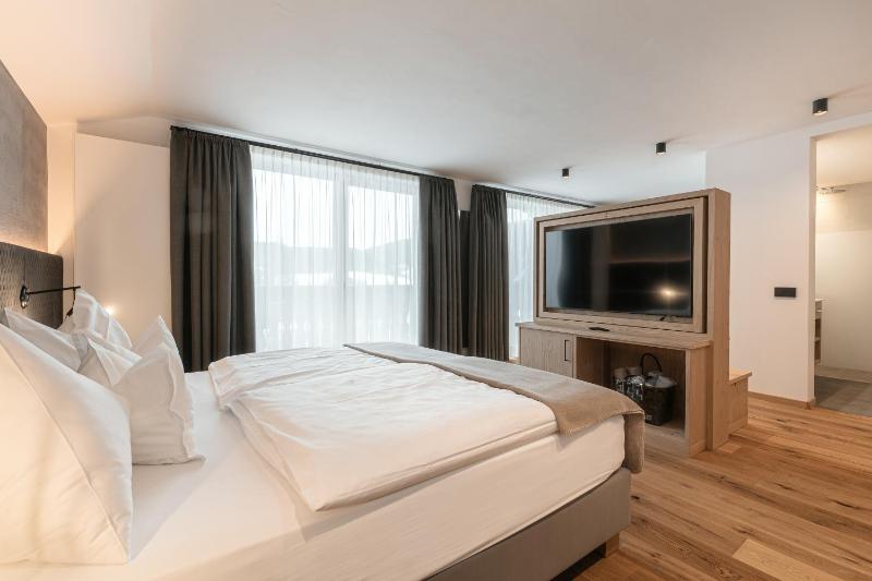 Junior Suite image 1