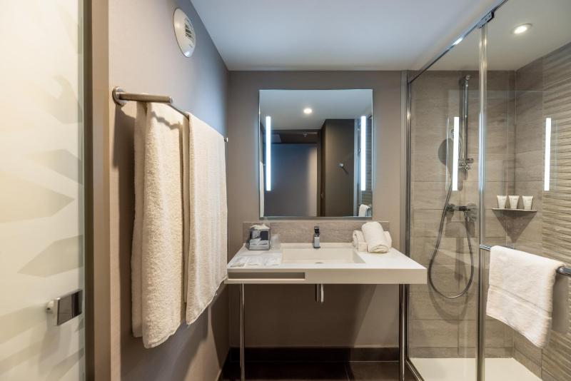 Classic Double or Twin Room image 1