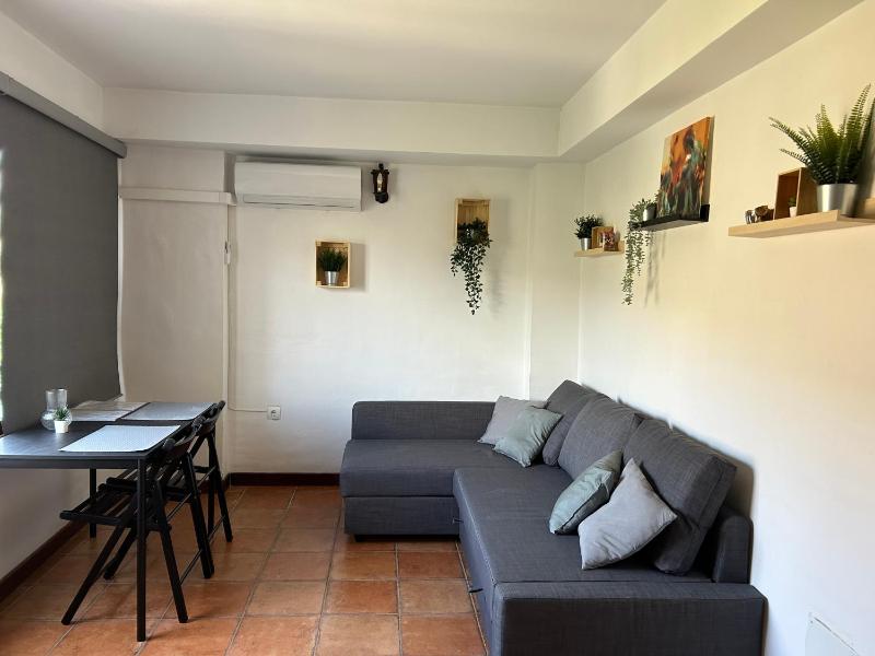 Apartment with Mountain View image 4