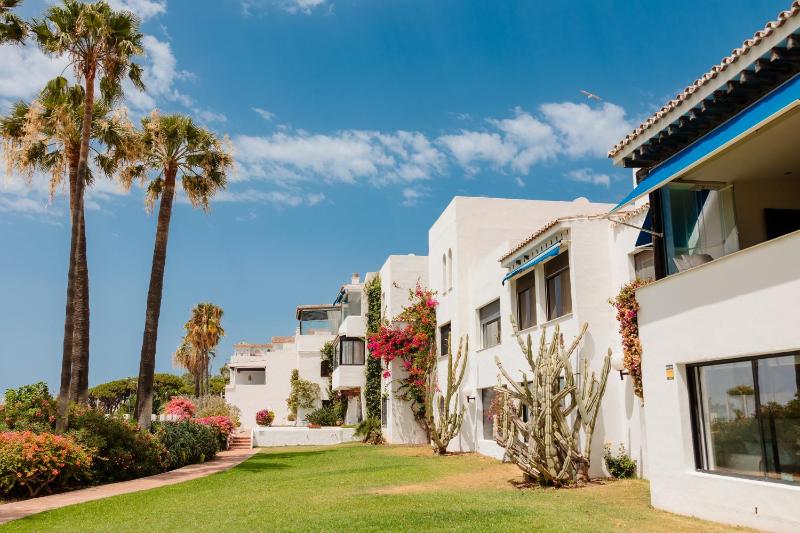 Holiday home with direct access to the beach sea views and south facing in Puerto Banús - image 11