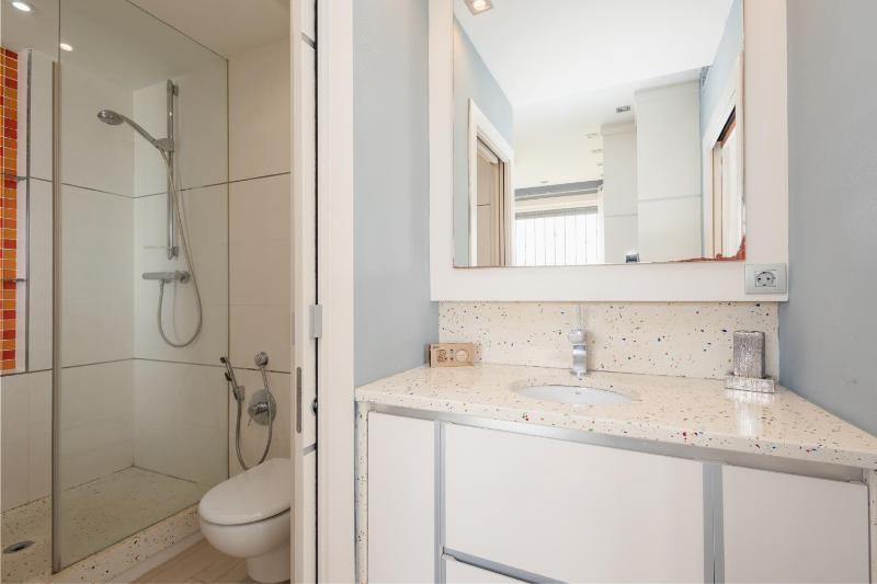 Holiday home with direct access to the beach sea views and south facing in Puerto Banús - image 49