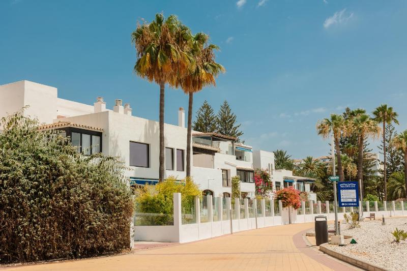 Holiday home with direct access to the beach sea views and south facing in Puerto Banús - image 45
