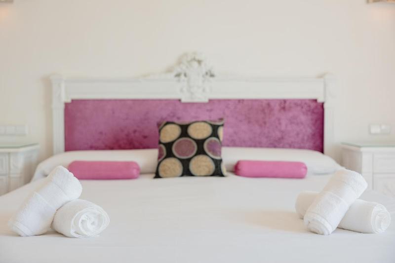 Holiday home with direct access to the beach sea views and south facing in Puerto Banús - image 30