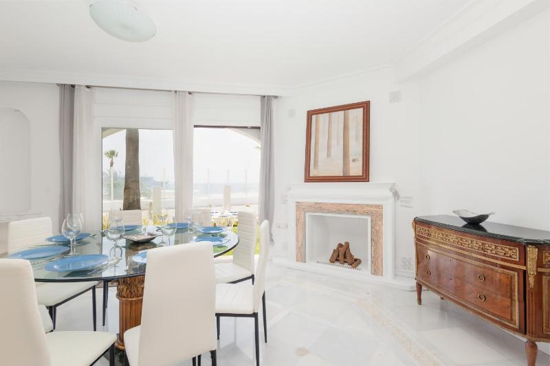 Holiday home with direct access to the beach sea views and south facing in Puerto Banús - image 6
