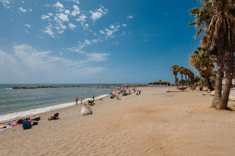 Holiday home with direct access to the beach sea views and south facing in Puerto Banús - image 39
