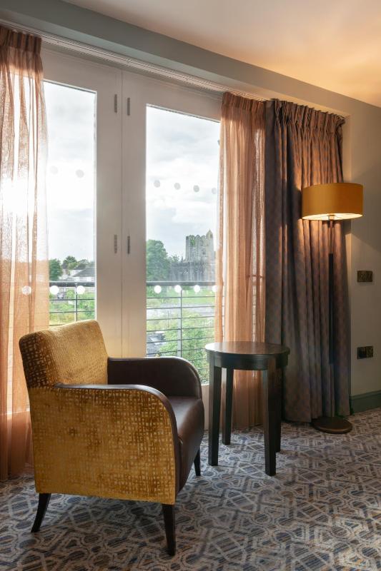 Double or Twin Room image 4