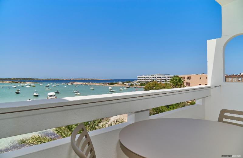 Apartment with Sea View image 2