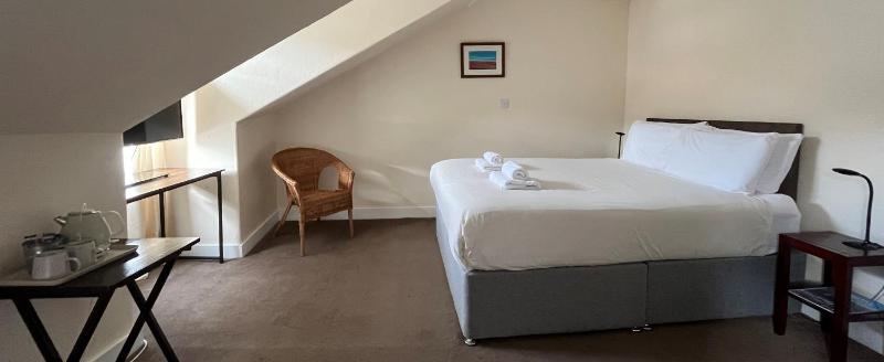 Double Room image 3