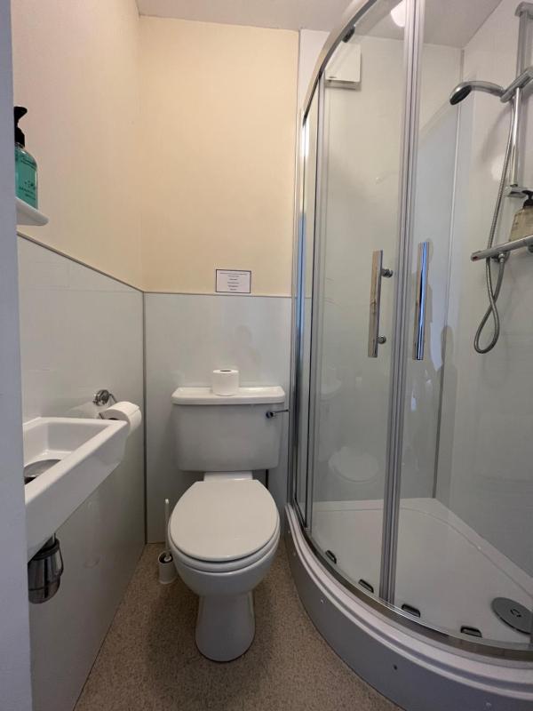 Single Room image 4